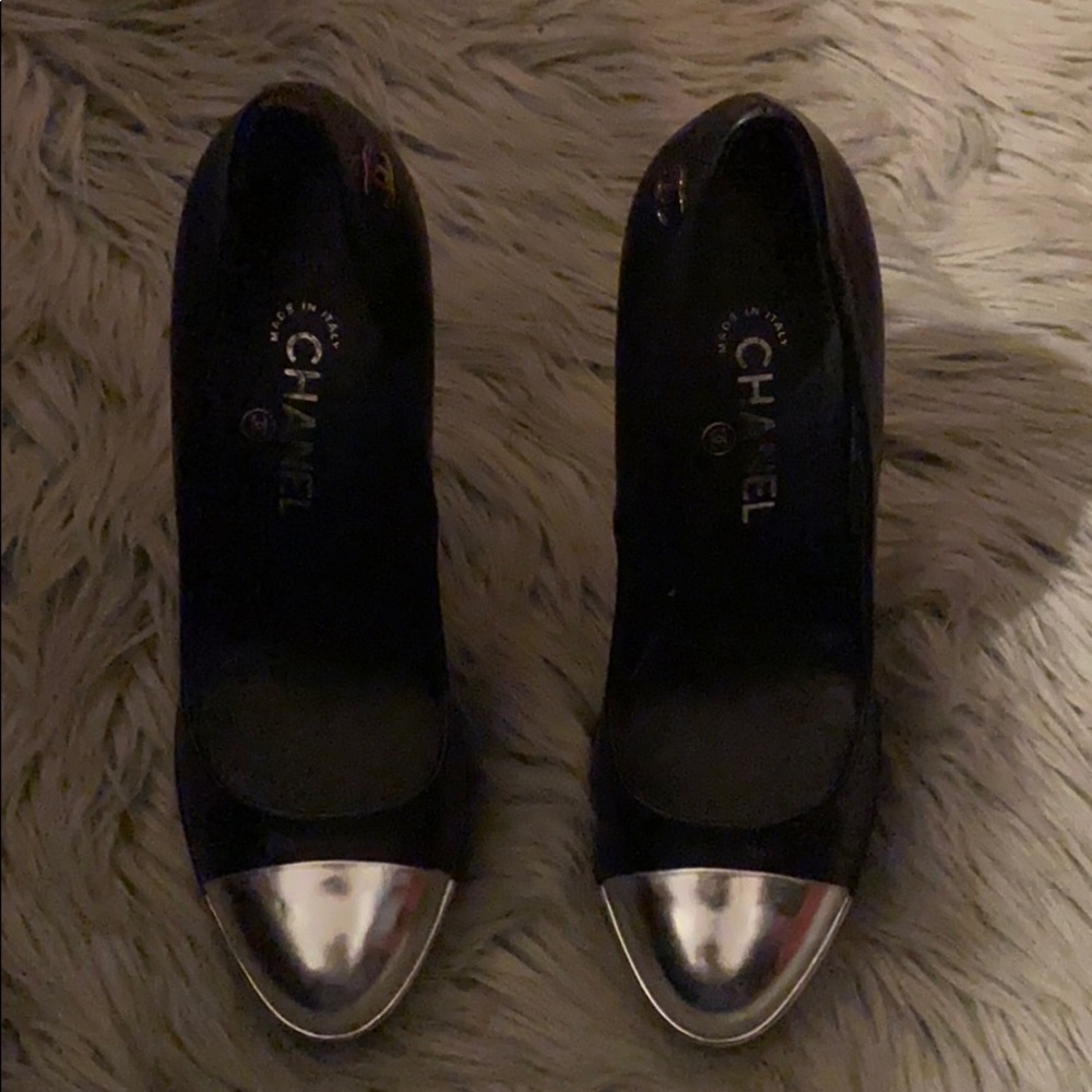 Chanel Black Pumps